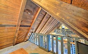 Crestline Cabin About 1 Mi To Lake, Town, Trails!